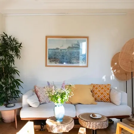 Appartamento Charming & Bright With Rolling Balcony