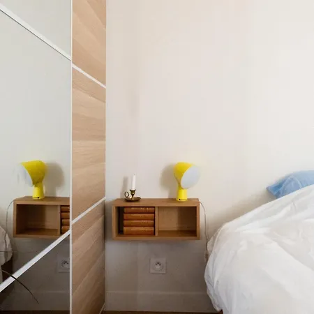 Charming & Bright With Rolling Balcony Appartamento Parigi